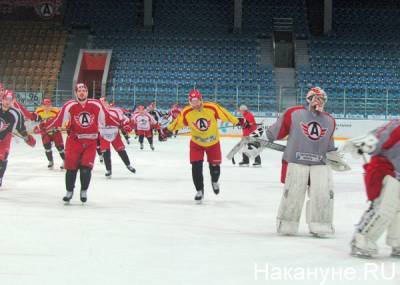 Хоккеисты "Автомобилиста" продолжают тренировки после вылета из Кубка Гагарина