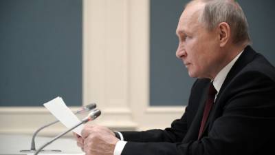Президент России призвал укреплять гражданскую идентичность