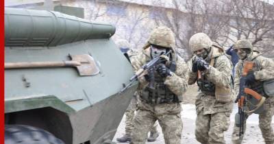 Украинские военные провели учения с боевой стрельбой в Донбассе