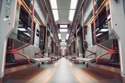 Движение поездов на оранжевой ветке московского метро снова открыто