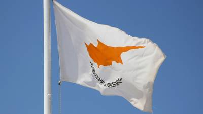 Кипр возобновил выдачу про-виз российским туристам
