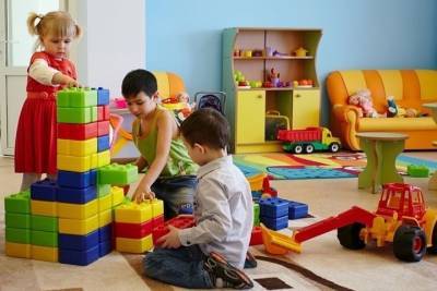 Власти обещают избавить костромских родителей от очереди в детские сады