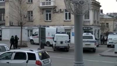 Сигнал о бомбе. Силовики оцепили офис "Единой России" в Севастополе