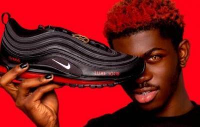 Рэпер Lil Nas X выпустил "сатанинские" кроссовки: Nike подали на него в суд (ФОТО)