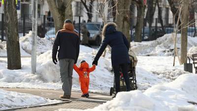 В Москве увеличили возрастной порог родителям для выплат при рождении ребенка