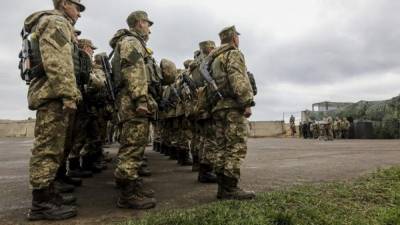 Новый вид военной службы и реформирование военкоматов: Рада приняла важный закон касательно армии