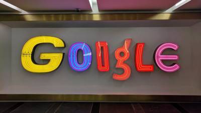 Google отметил возобновление навигации по Суэцкому каналу пасхалкой