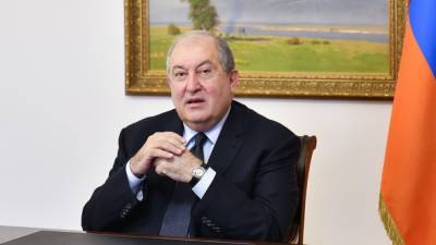 Президента Армении упрекнули в сокрытии гражданства Великобритании