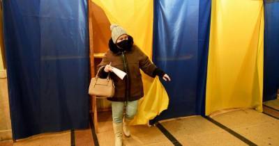 Председателем ОИК на Франковщине стал "черный" регистратор с Киевщины, который блокирует подсчет голосов, — "Честно"