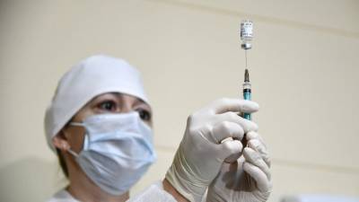Мурашко анонсировал испытания вакцины от COVID-19 среди детей