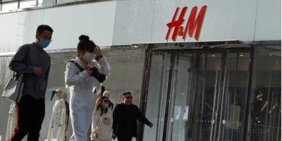 Thomas Peter - H&M, Nike, Burberry и другие. Китай бойкотирует продукцию мировых брендов, которые связывают его хлопок с принудительным трудом уйгуров - nv.ua - Китай - Англия - Канада - Пекин