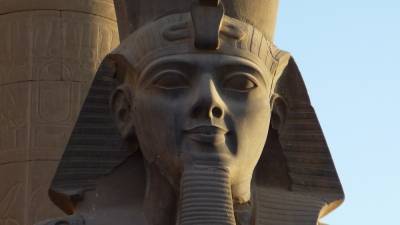 Нашумевший инцидент в Суэцком канале связали с "проклятием фараонов"