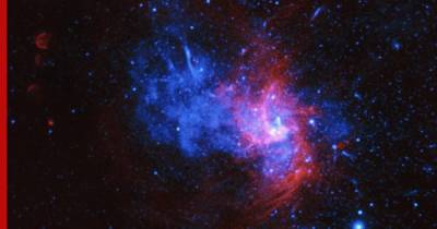 Ученые зафиксировали рождение звезд рядом с черной дырой