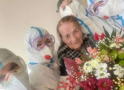 Попала в больницу впервые в жизни: В Черновцах 100-летняя женщина победила COVID-19