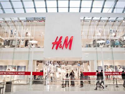 Во всем виноват хлопок: в Китае начали закрывать магазины H&M из-за скандального заявления
