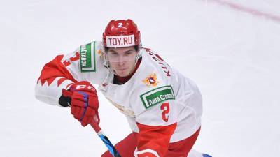 Клуб НХЛ «Калгари» подписал контракт с российским защитником Кузнецовым