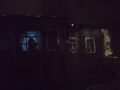 Пожарные ликвидировали открытое горение в частном доме в Сыктывкаре