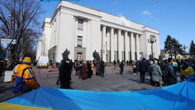 В Верховной раде произошла потасовка с участием Порошенко
