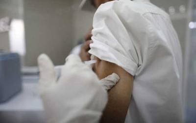 Польша хочет до конца августа вакцинировать от коронавируса всех желающих