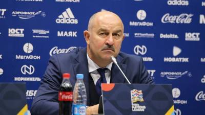Тренер Черчесов объяснил поражение сборной РФ в матче со Словакией