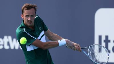 Медведев вышел в четвертьфинал теннисного «Мастерса» в Майами