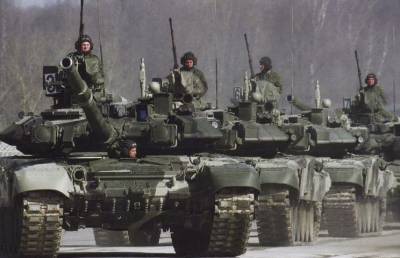 Колонны военной техники ВС РФ стягиваются под Ростовом