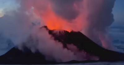 Мощное извержение вулкана произошло в Японии