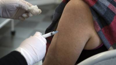 Массовая вакцинация в ФРГ оказалась под угрозой из-за ситуации с AstraZeneca