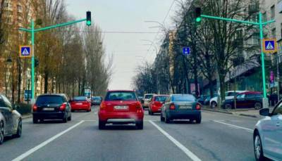 В центре Киева появился необычный светофор