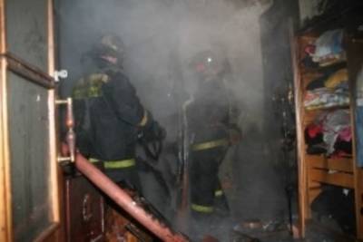 Во время пожара жительница Томска отравилась угарным газом