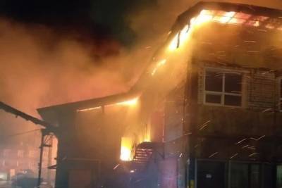 В Рыбинске тушили ночной пожар на предприятии «Магма»