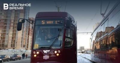 В Казани сошел с рельс трамвай-«гармошка»