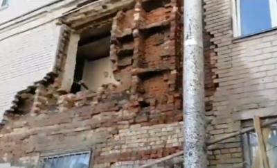 В Челябинске жители дома, где обрушилась стена, написали обращение в прокуратуру, СК и МВД