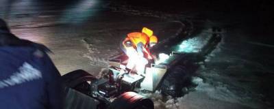 Под Саратовом трое мужчин на квадроцикле провалились под лед на Волге