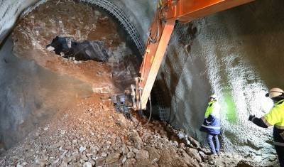 «Мы это сделали»: в Уфе рабочие пробили тоннель Восточного выезда