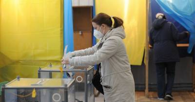 Довыборы на Прикарпатье: третий день комиссия пытается посчитать голоса