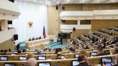 Закон о президентских сроках одобрен Советом Федерации