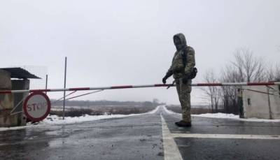 Обострение на Донбассе осложнило процесс запуска двух КПВВ