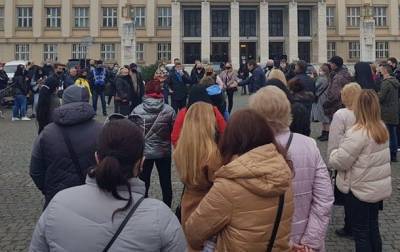 В Ужгороде протестуют против "красного" карантина