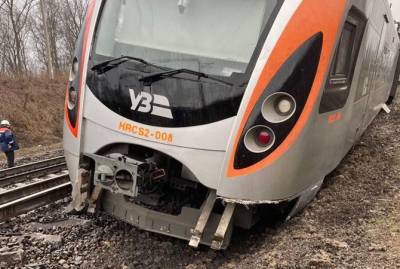 Появилось видео момента крушения поезда Интерсити Киев-Запорожье