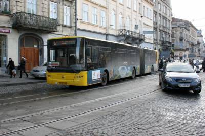 Во Львове отменили 3 автобусных маршрута на время локдауна