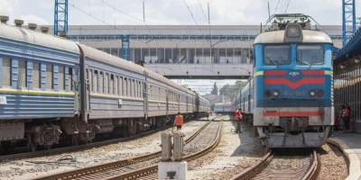 Украли кабель - На станции Дарница в Киеве остановились поезда и электрички - фото - ТЕЛЕГРАФ