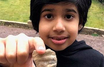 Шестилетний британец нашел в саду артефакт возрастом до 500 миллионов лет