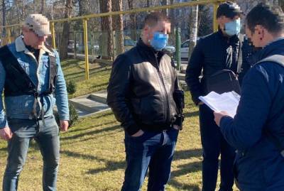 В Черкассах полицейский незаконно прослушивал телефоны украинцев
