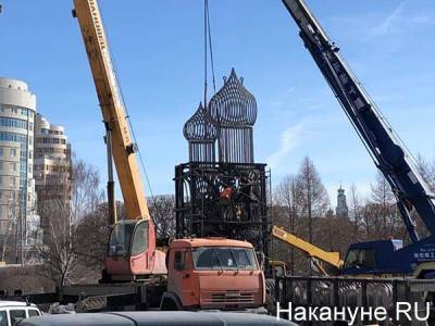 "Похоже на храм": жители Екатеринбурга заметили новый странный объект у ДИВСа