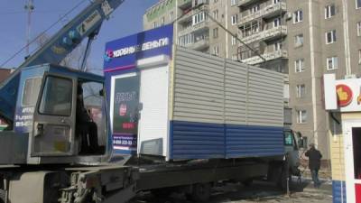 В Челябинске жителям разрешили самим сносить незаконные киоски