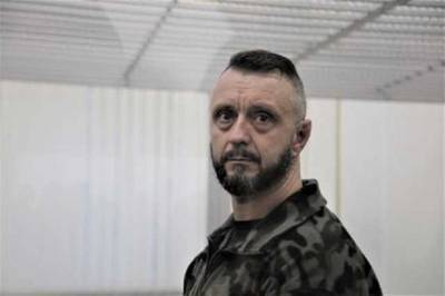 Антоненко не выпускают из СИЗО, потому что он был в АТО и назвал прокурора "потворою", - адвокат Маслов