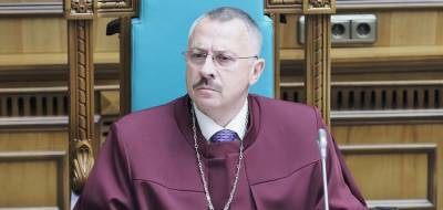 Замглавы Конституционного суда Украины задекларировал церковь