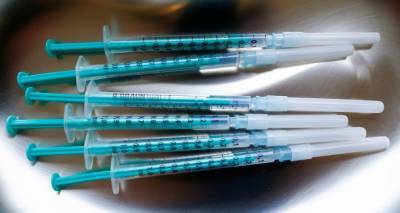 Кто еще может сделать прививку от COVID-19? – в Грузии расширяют программу вакцинации