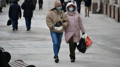 Песков считает, что угроза третьей волны коронавируса сохраняется